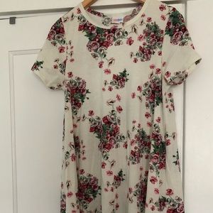 Lularoe Carly Roses Medium